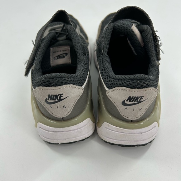 Nike AIR MAX Kids 2Y Grey Black White DQ0285-002 Athletic Sneakers - Picture 4 of 8